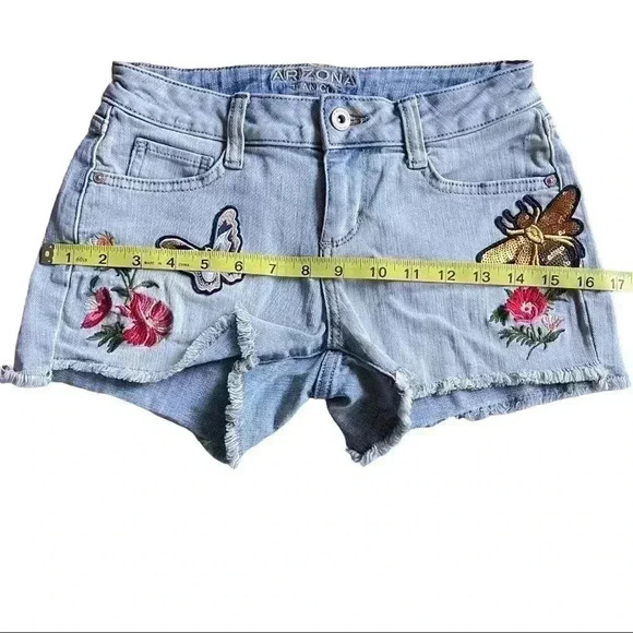Juniors Arizona Jean Co Shortie Distressed Floral Cut-off Shorts Size 1 - Picture 4 of 10